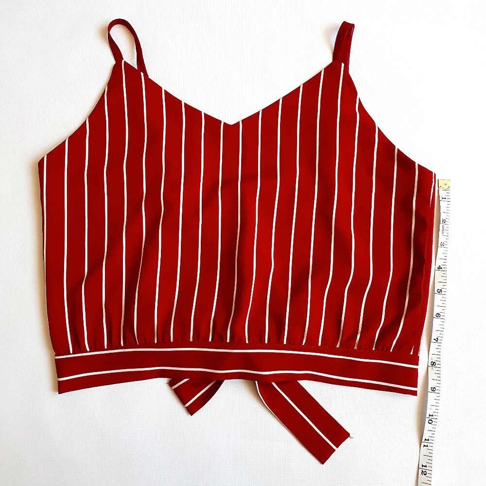ZAFUL Bowknot Pinstripe Cut Out Cropped Tank Top in Red - Picture 10 of 11